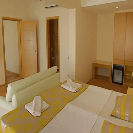 Cesars Hotel 4*